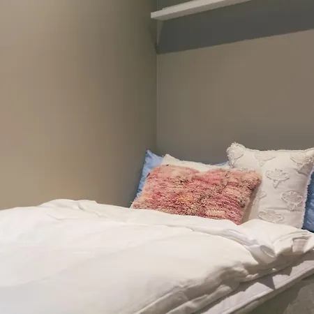 Lejlighed Dinbnb I Everything You Need - 4 Minutes To The City Train! *