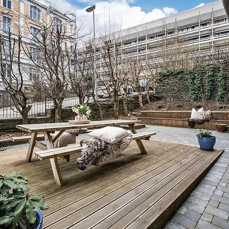 Dinbnb I Everything You Need - 4 Minutes To The City Train! Lejlighed *