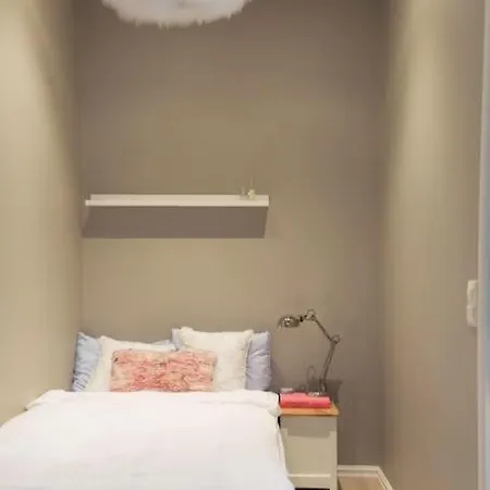 Dinbnb I Everything You Need - 4 Minutes To The City Train! Apartment